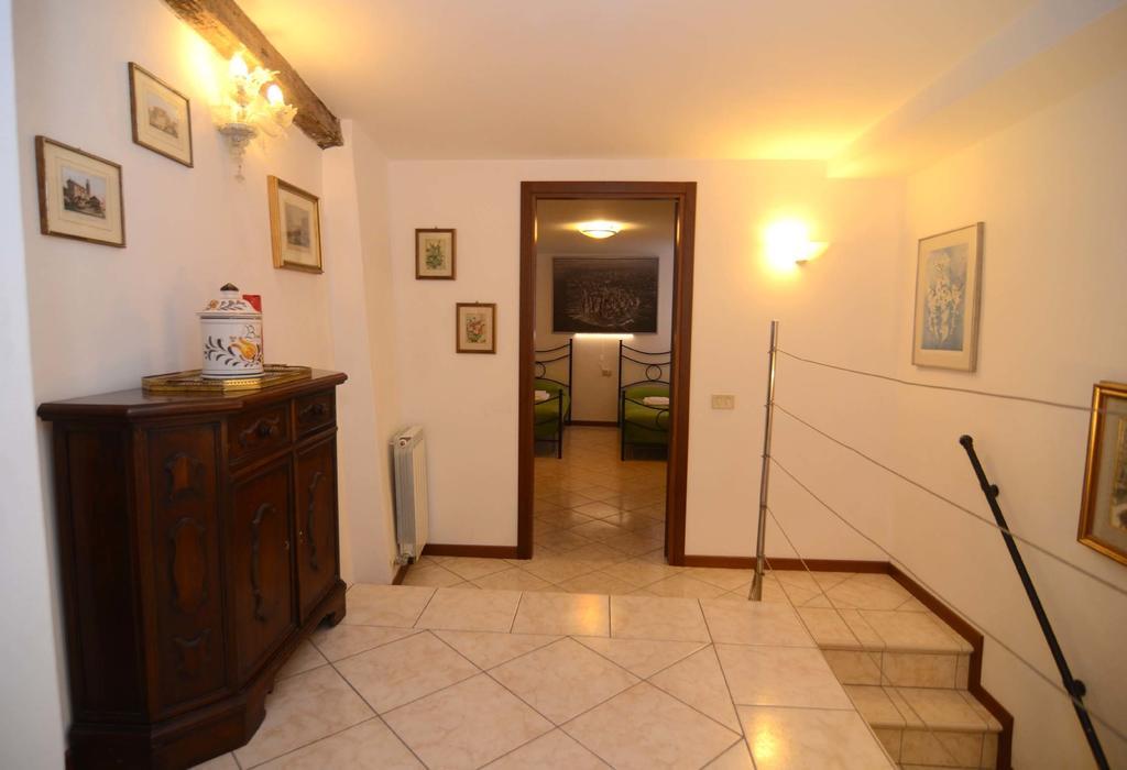 Classic Venice House Room photo